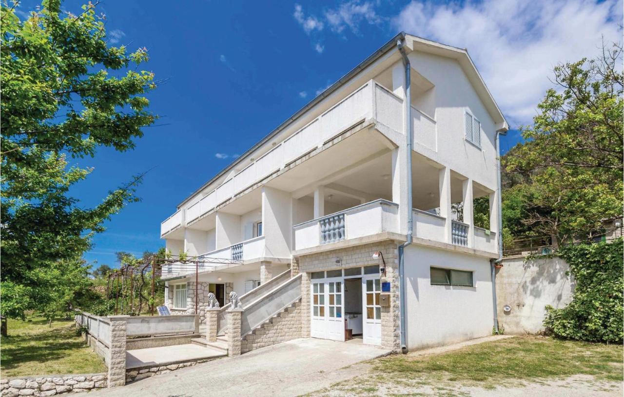 1 Bedroom Amazing Apartment In Kampor Exterior foto